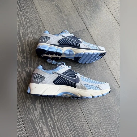 Nike Zoom Vomero 5 in Psychic Blue - Picture 8 of 11